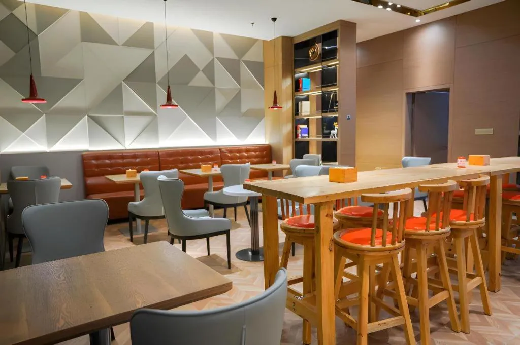 Borrman Hotel Zhonghsan Guzheng Huayi Plaza Light Rail Station