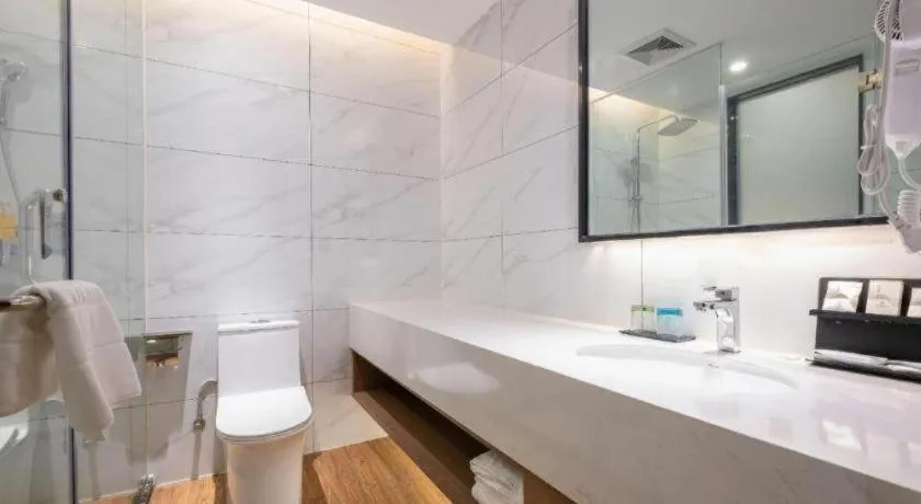 Borrman Hotel Zhonghsan Guzheng Huayi Plaza Light Rail Station