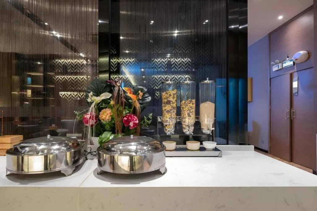 Borrman Hotel Zhonghsan Guzheng Huayi Plaza Light Rail Station