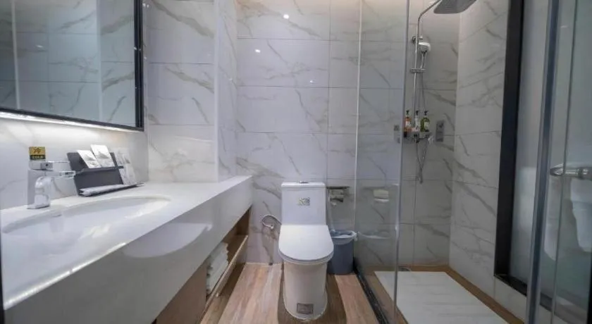 Borrman Hotel Zhonghsan Guzheng Huayi Plaza Light Rail Station