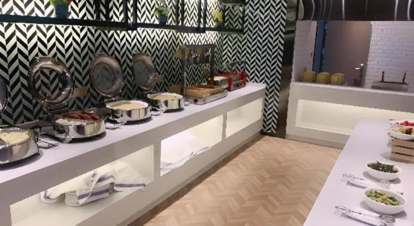 Borrman Hotel Zhonghsan Guzheng Huayi Plaza Light Rail Station