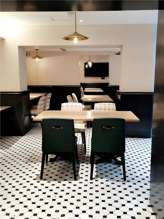 Premier City Comfort Hotel Wuhan Yellow Crane Shouyi Road Metro Station