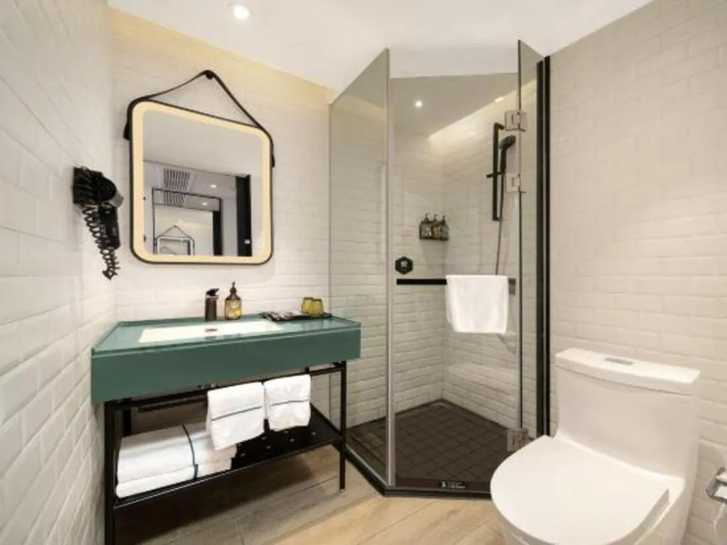 Premier City Comfort Hotel Wuhan Yellow Crane Shouyi Road Metro Station