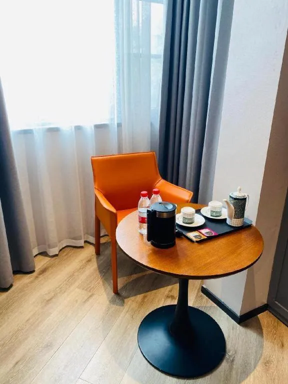 Premier City Comfort Hotel Wuhan Yellow Crane Shouyi Road Metro Station