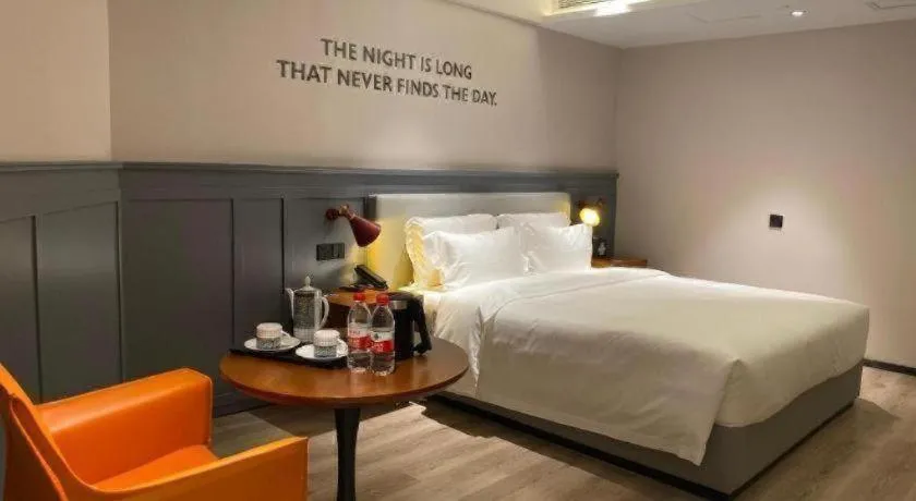 Bed in Premier City Comfort Hotel Wuhan Yellow Crane Shouyi Road Metro Station