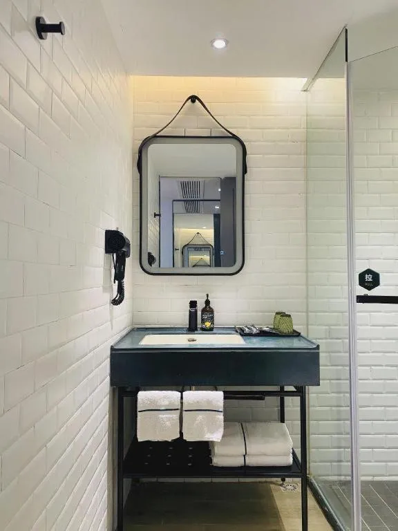 Premier City Comfort Hotel Wuhan Yellow Crane Shouyi Road Metro Station