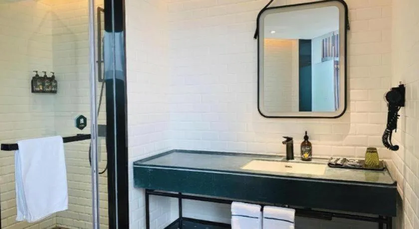 Premier City Comfort Hotel Wuhan Yellow Crane Shouyi Road Metro Station