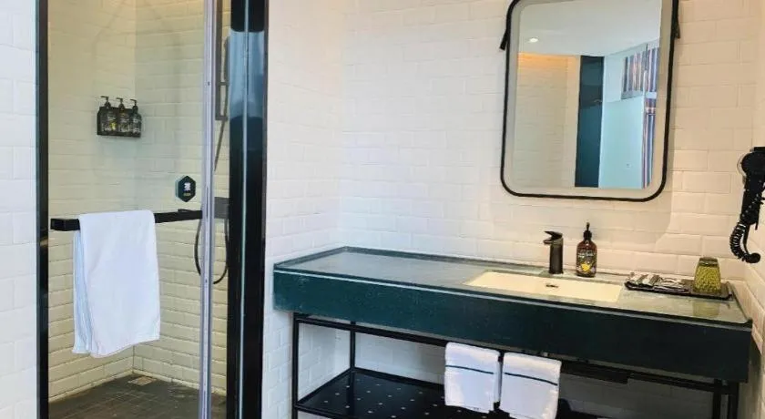 Premier City Comfort Hotel Wuhan Yellow Crane Shouyi Road Metro Station