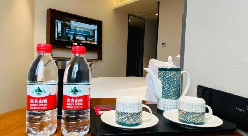 Premier City Comfort Hotel Wuhan Yellow Crane Shouyi Road Metro Station