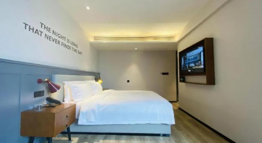Bed in Premier City Comfort Hotel Wuhan Yellow Crane Shouyi Road Metro Station