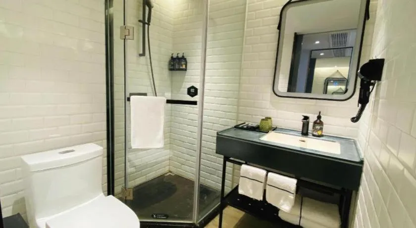 Premier City Comfort Hotel Wuhan Yellow Crane Shouyi Road Metro Station