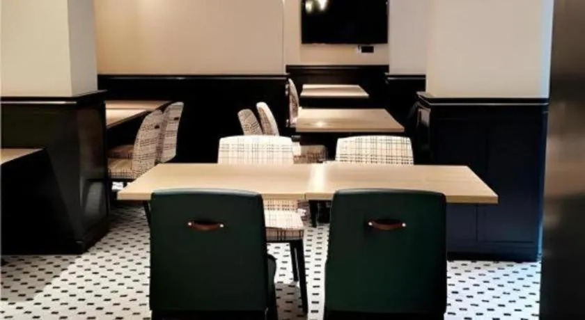 Premier City Comfort Hotel Wuhan Yellow Crane Shouyi Road Metro Station