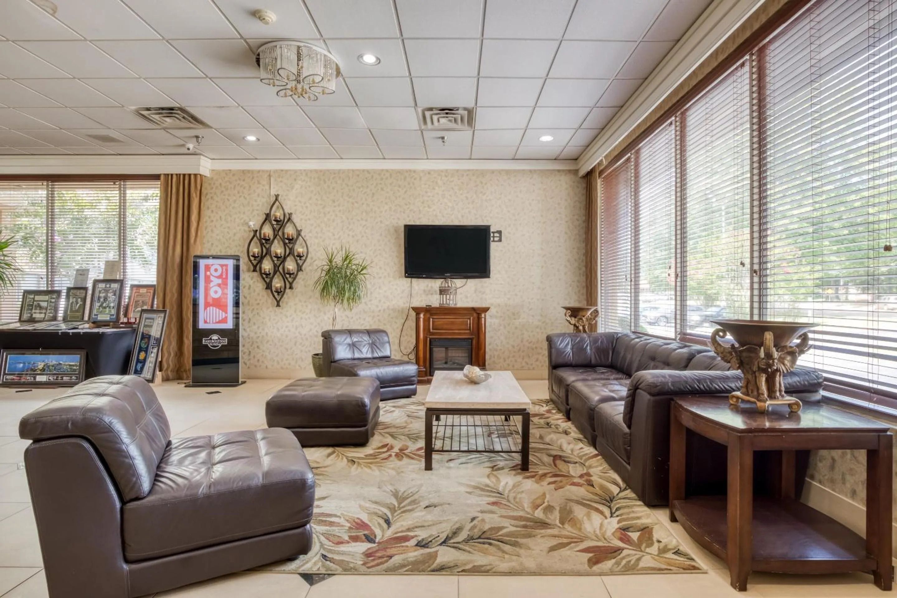 Lobby or reception in OYO Hotel Memphis TN I-40