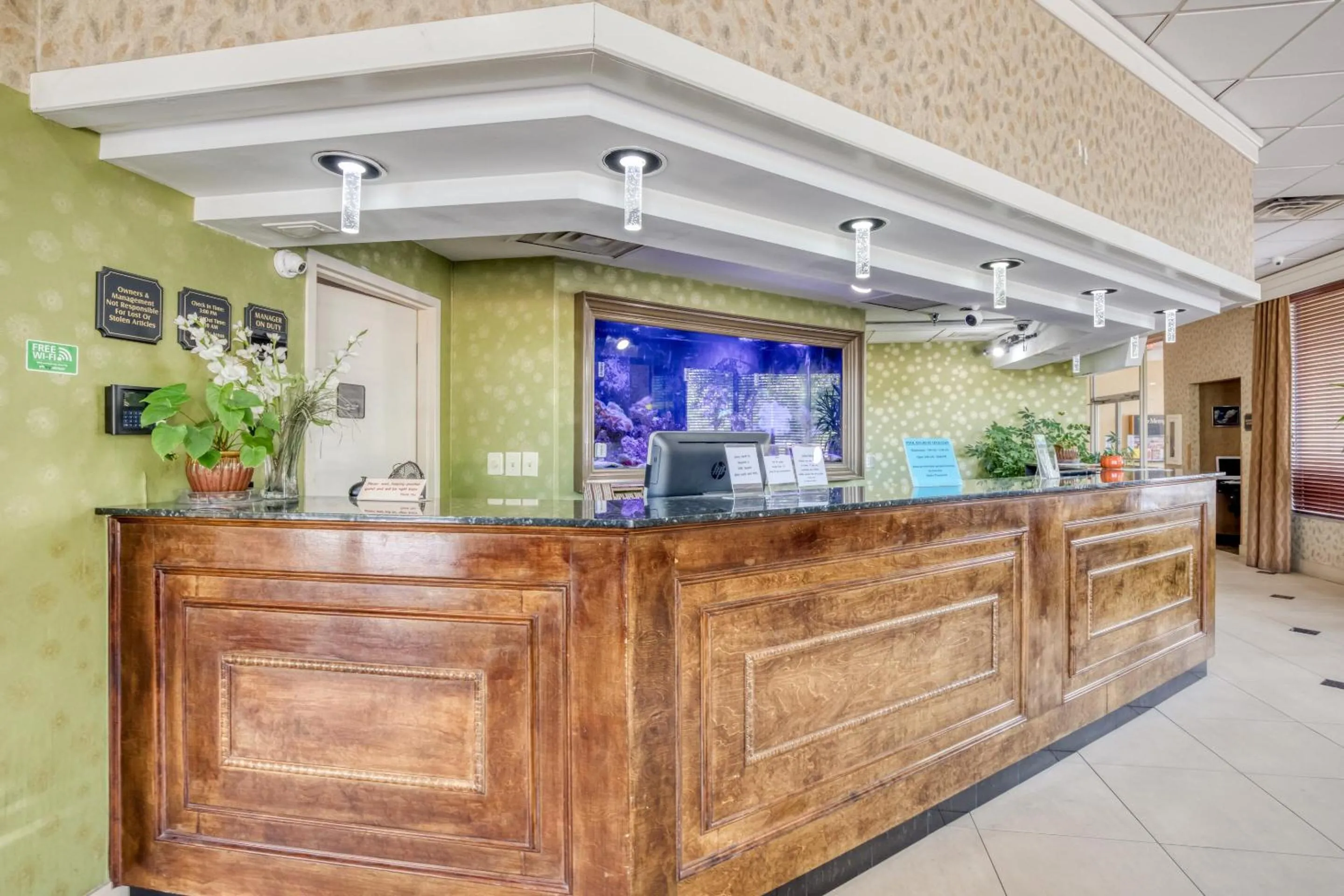 Lobby or reception in OYO Hotel Memphis TN I-40