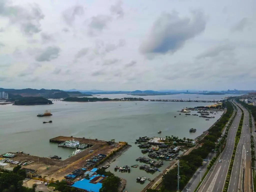 Borrman Hotel Fangchenggang Cross-sea Bridge