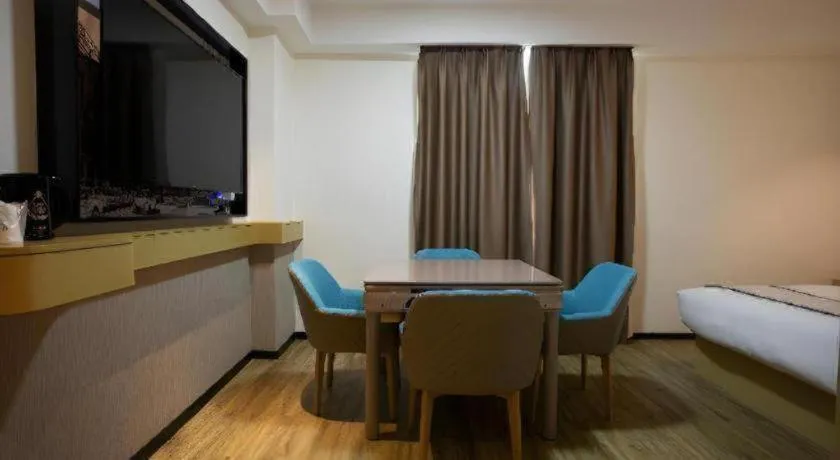 Bed in City Comfort Inn Huaihua East Station