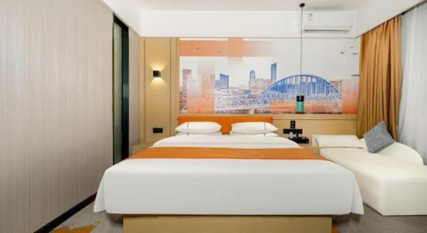 Bed in City Comfort Inn Fengshan Hongjun Road