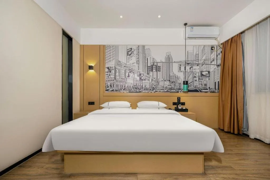 Bed in City Comfort Inn Fengshan Hongjun Road