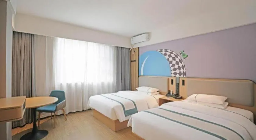 Bed in City Comfort Inn Fengshan Hongjun Road