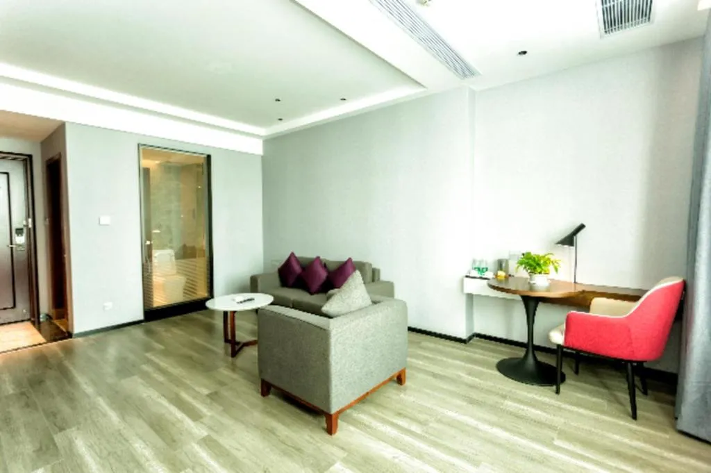 Borrman Hotel Yunfu Xinxing County Bus Station