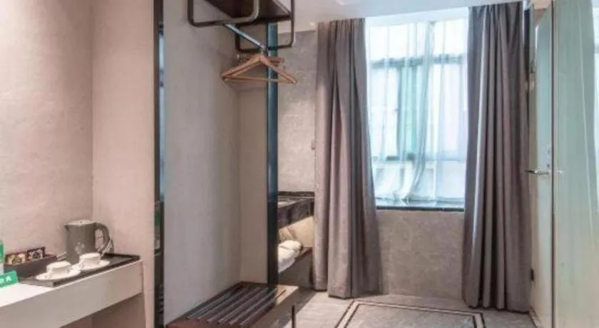 Borrman Hotel Yunfu Xinxing County Bus Station