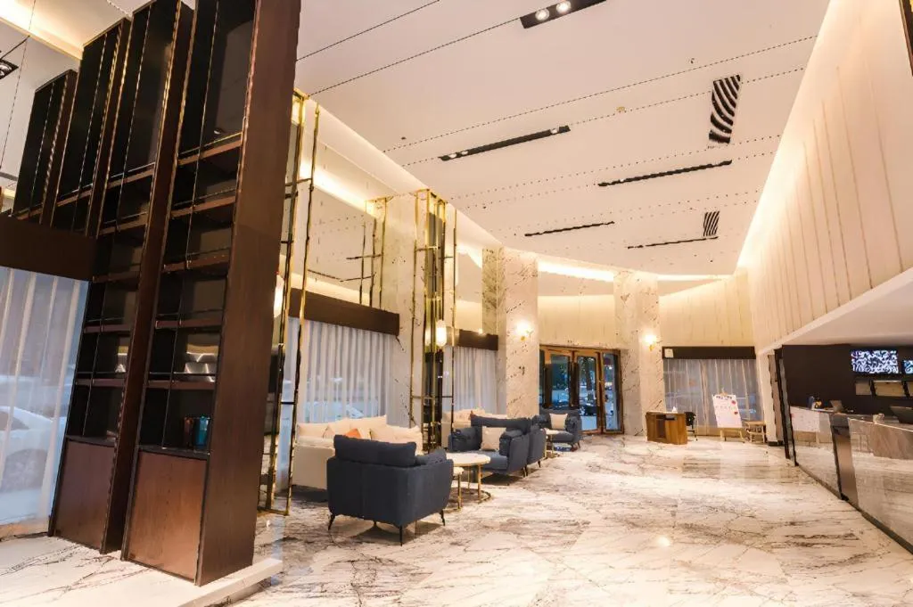 Borrman Hotel Yunfu Xinxing County Bus Station