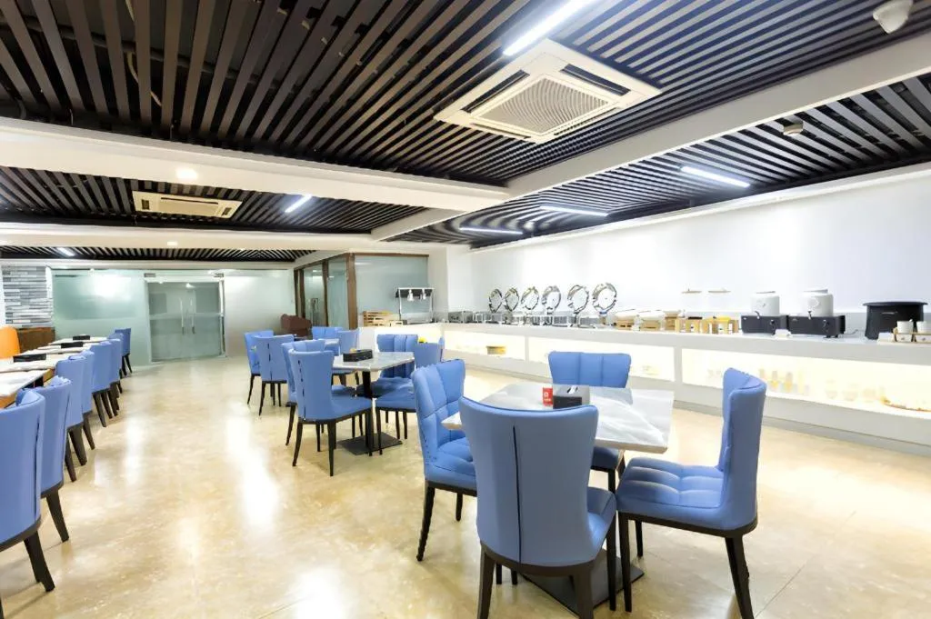 Borrman Hotel Yunfu Xinxing County Bus Station