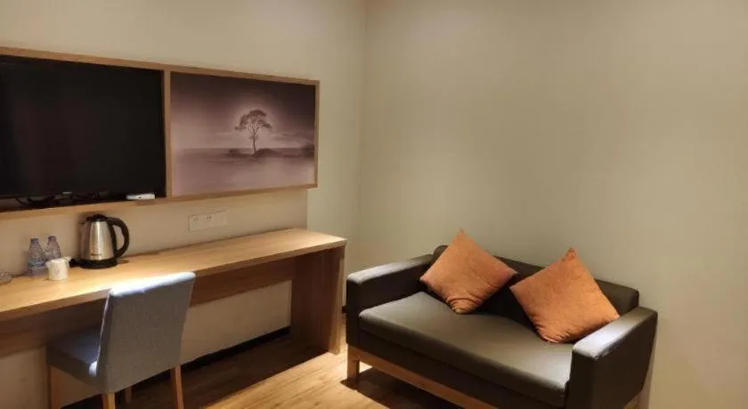 JTOUR Inn Yulin Bobai County Government Cultural Pedestrian Street