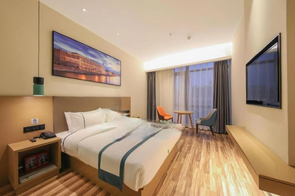 Bed in City Comfort Inn Wuhan Optics Valley Technology Exhibition Center