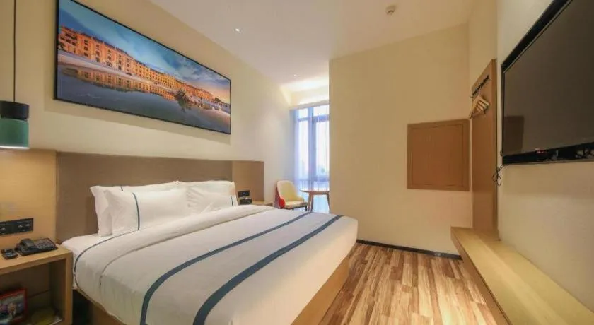 Bed in City Comfort Inn Wuhan Optics Valley Technology Exhibition Center