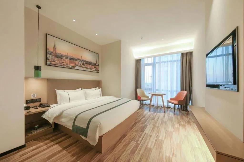 Bed in City Comfort Inn Wuhan Optics Valley Technology Exhibition Center