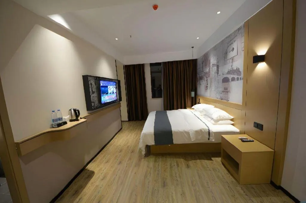 Bed in City Comfort Inn Zhongxiang Mochou Avenue