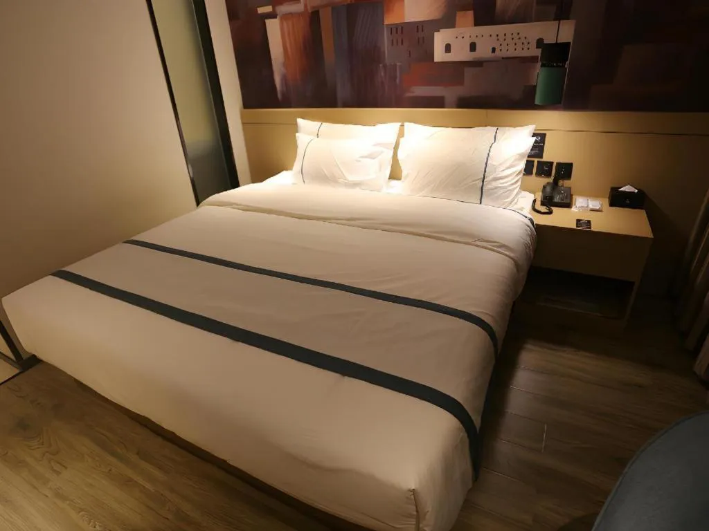 Bed in City Comfort Inn Dalian Changxin Dao Santang Commercial Street