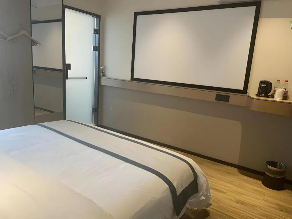 Bed in City Comfort Inn Chenzhou Rucheng