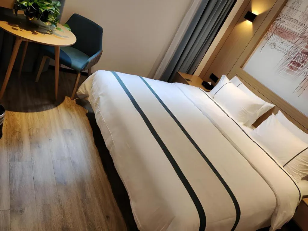 Bed in City Comfort Inn Chenzhou Rucheng