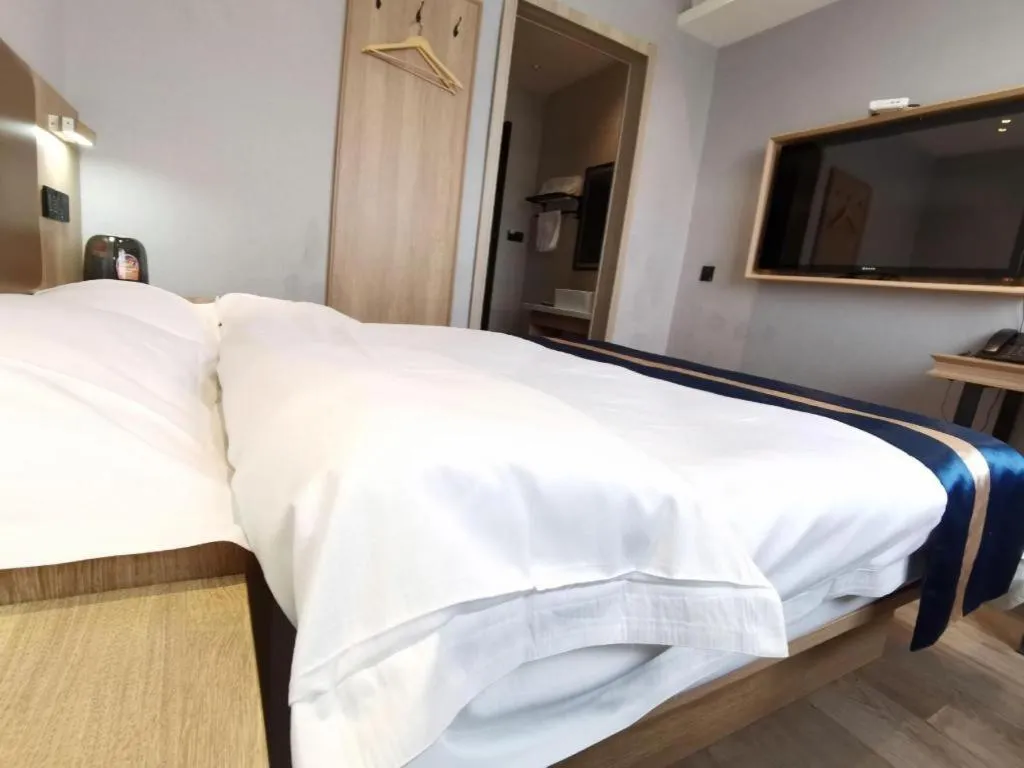 Bed in Green Tree Inn Express Huainan Xiejiaji District Orient Guangji Hospital