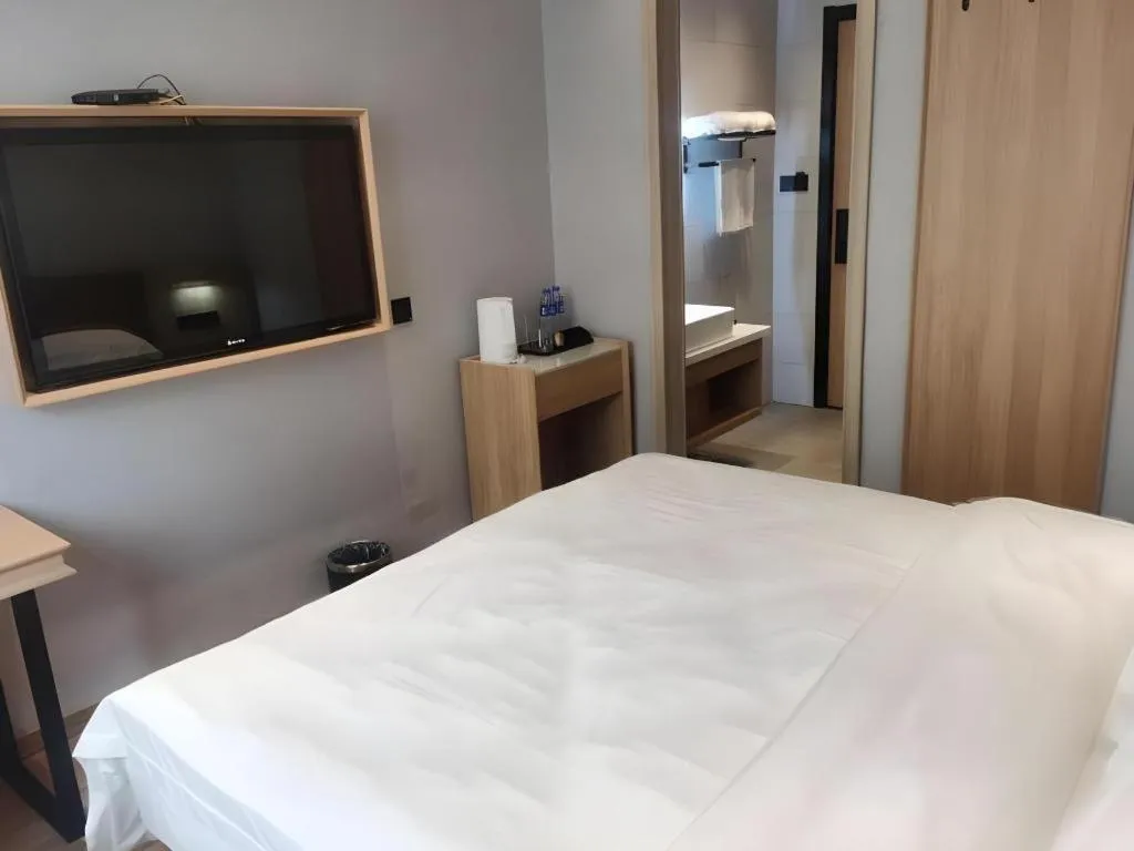 Bed in Green Tree Inn Express Huainan Xiejiaji District Orient Guangji Hospital