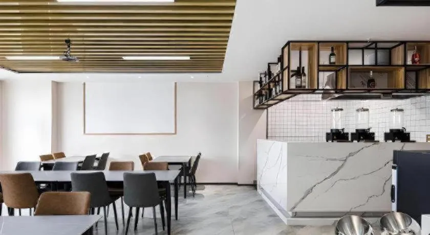 GEM Hotel Changzhou Xuejia'aoyuan North High-Speed Railway Station