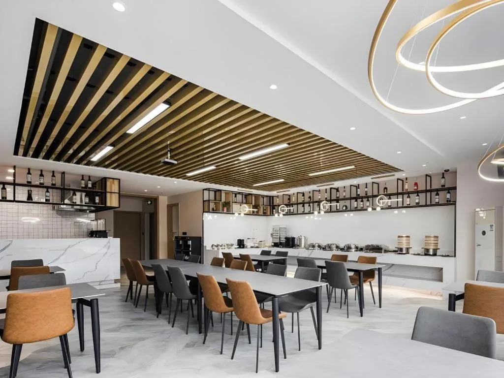 GEM Hotel Changzhou Xuejia'aoyuan North High-Speed Railway Station