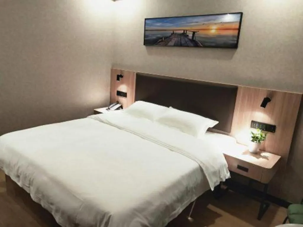 Bed in Shell Hotel Shandong Jinan Daming Lake