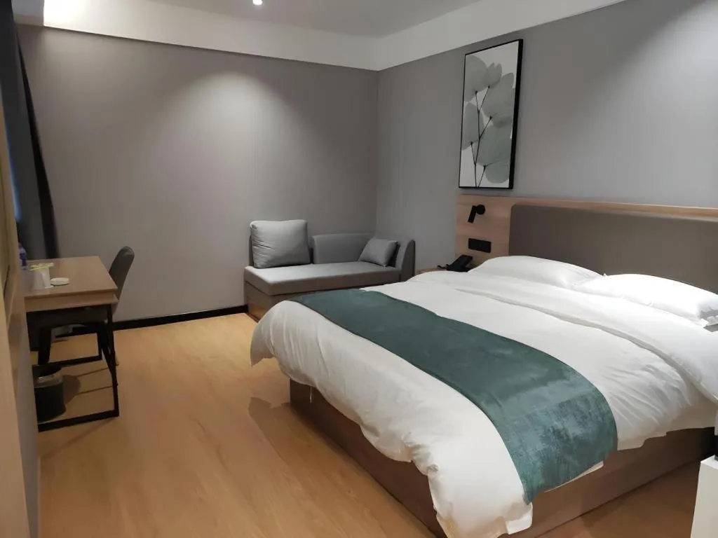 Bed in Green Tree Inn Anhui Hefei Binhu Zhuyuan Metro Station Dali Road