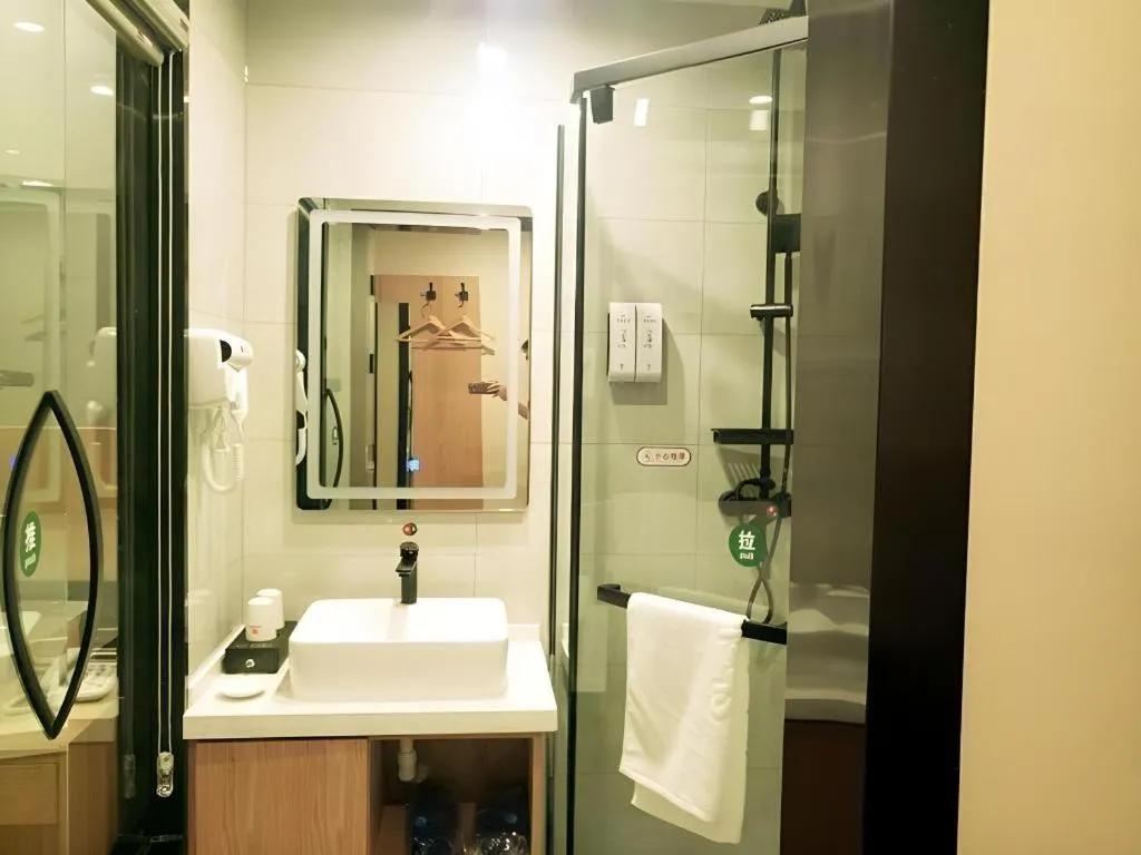 Shell Hotel Bozhou Lixin County Passenger Center