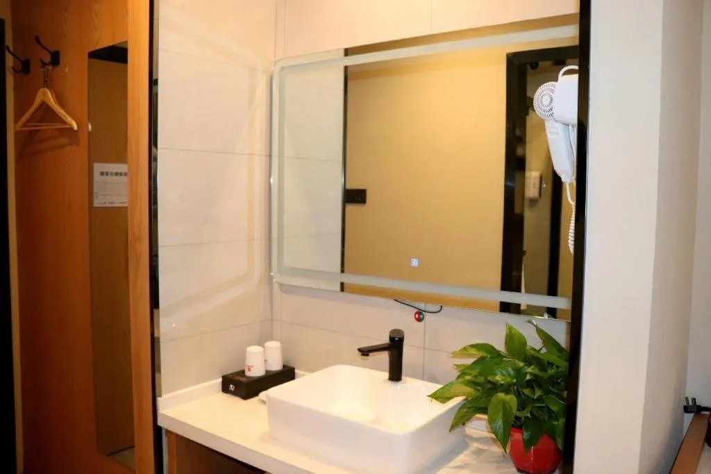 Shell Hotel Bozhou Lixin County Passenger Center