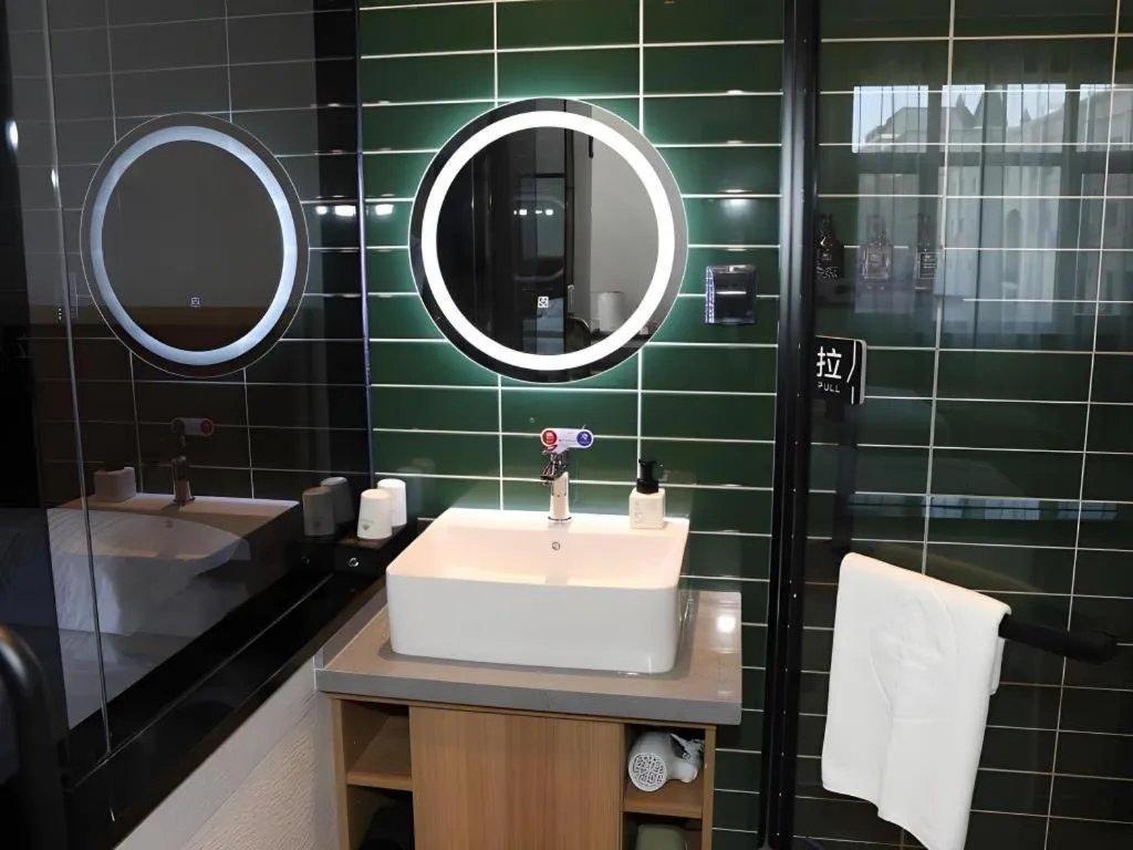 Green Tree Inn Express Inner Mongolia Ulan Qab High-Speed Railway Station