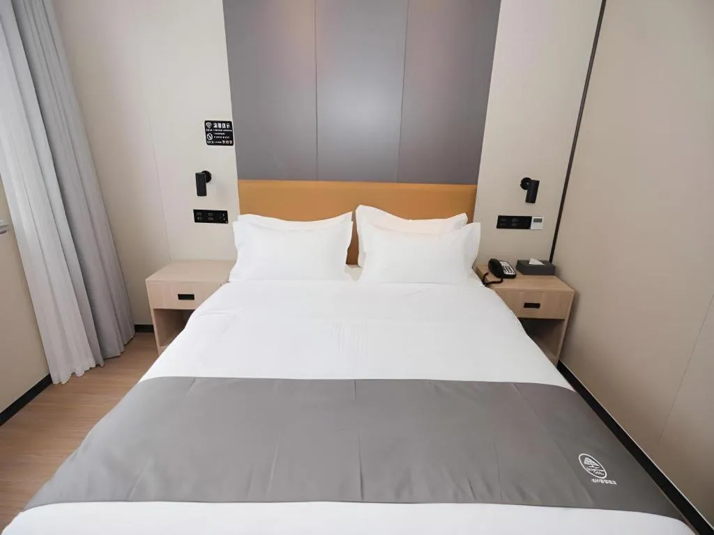 Bed in Green Tree Inn Express Tangshan Kaiping District Government