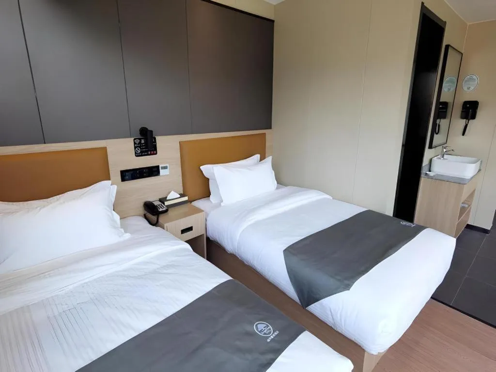 Bed in Green Tree Inn Express Tangshan Kaiping District Government