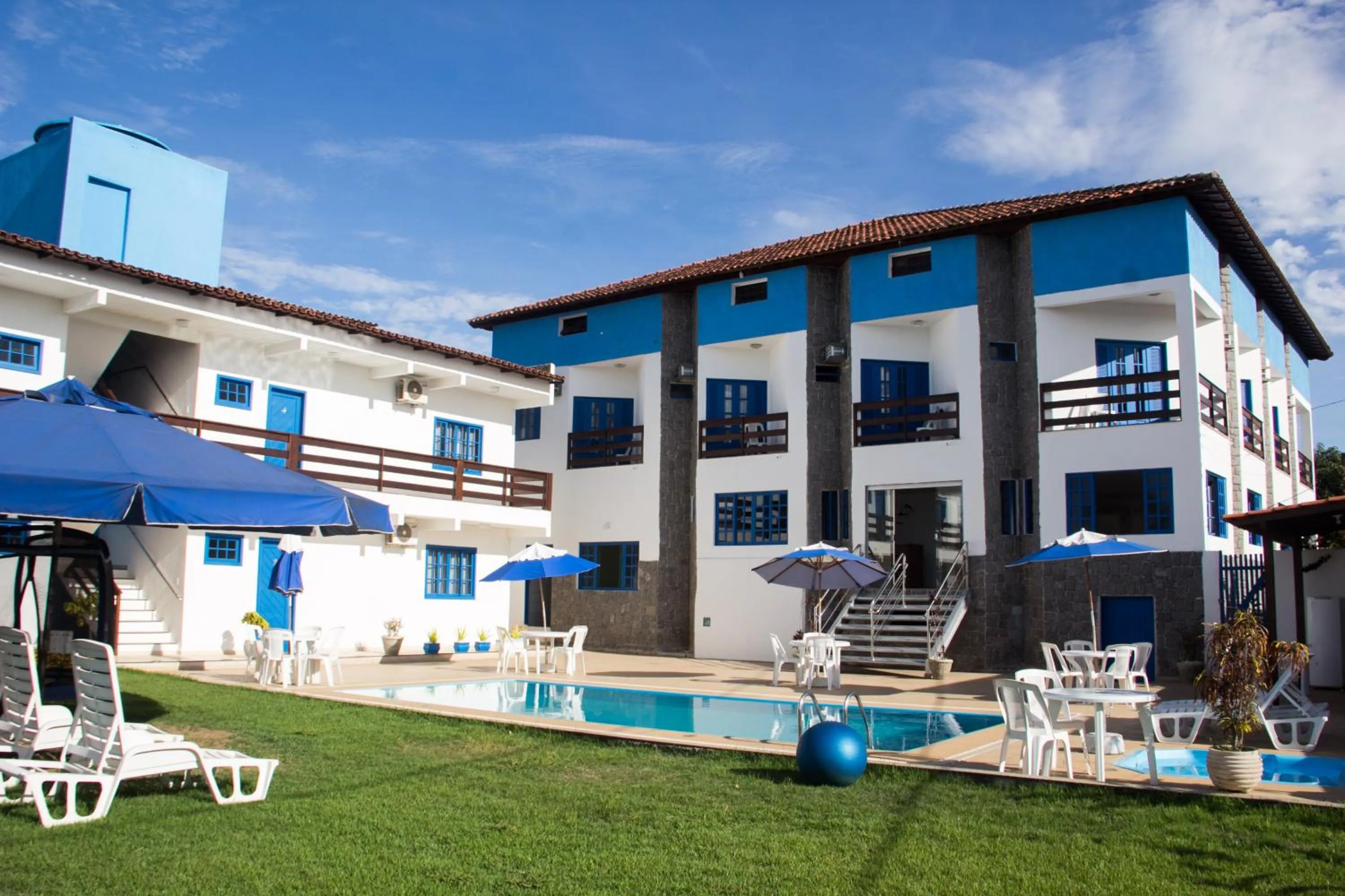 Swimming pool in Pousada das Flores