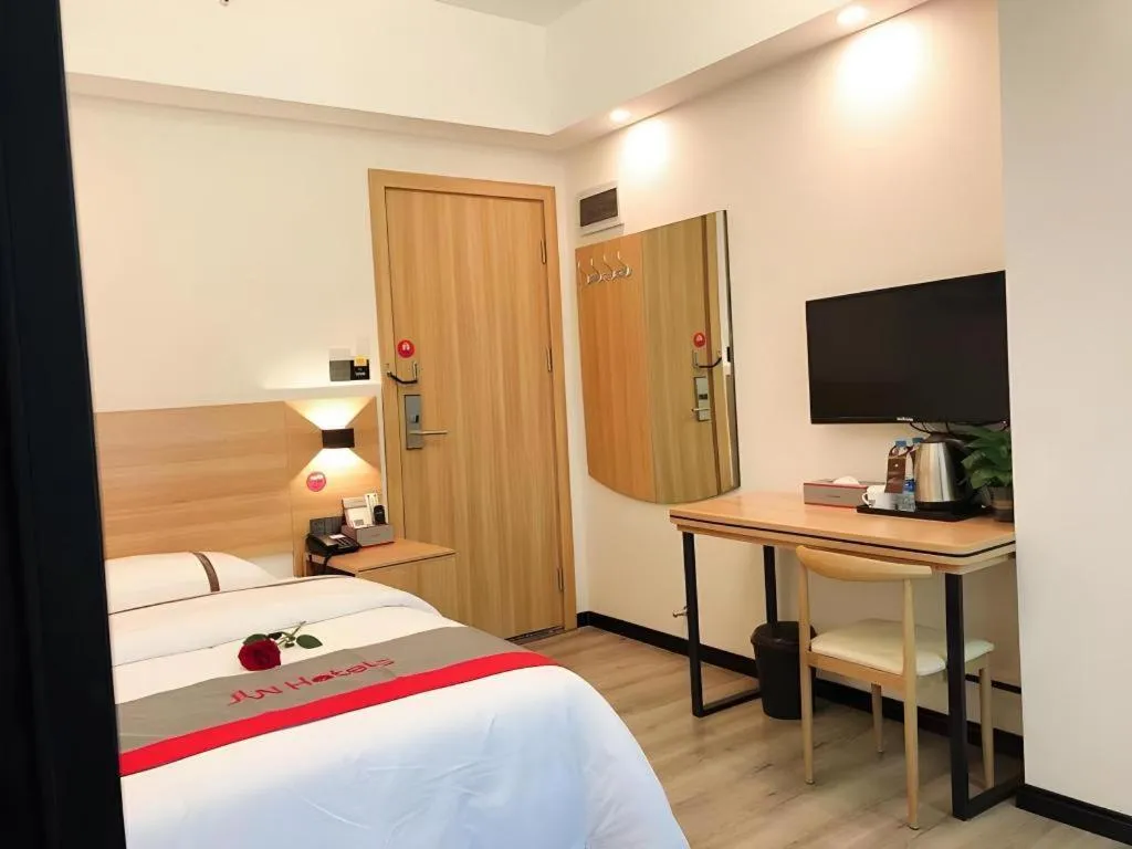 Bed in Jun Hotel Guangdong Zhanjiang Xiashan South Railway Station