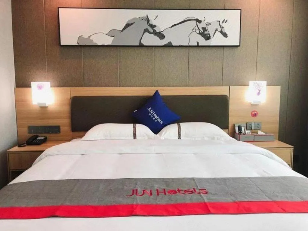 Bed in Jun Hotel Guangdong Zhanjiang Xiashan South Railway Station
