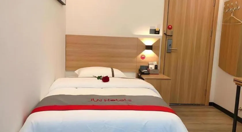 Bed in Jun Hotel Guangdong Zhanjiang Xiashan South Railway Station